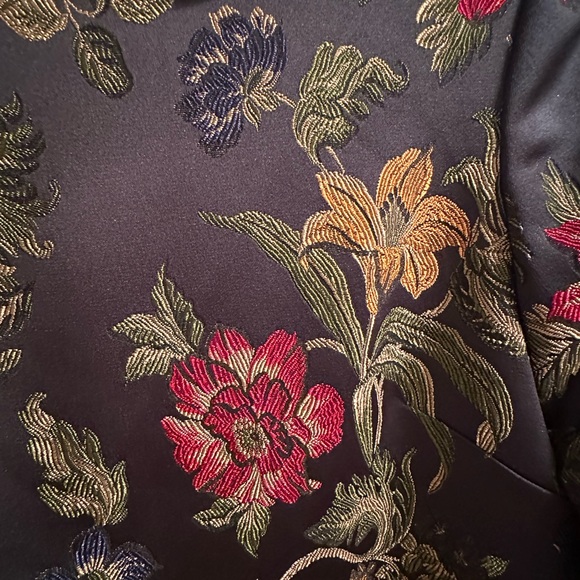 NWT Rosetta Getty
Long-Sleeve Floral-Jacquard Stretch Satin Shift dress size… - Picture 8 of 13